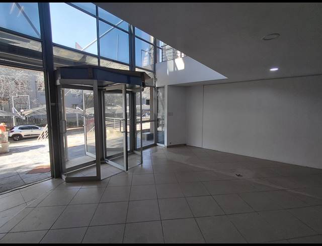 5,600M² OFFICE TO LET IN VORNA VALLEY
